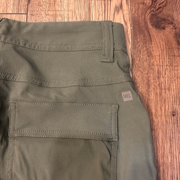 Eddie Bauer Green Cargo Pants - Picture 5 of 7
